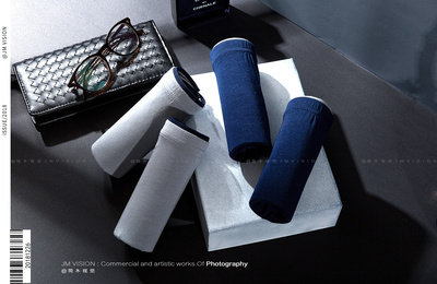 男士内裤创意静物摄影 以平铺视角展现内衣袜子的时尚魅力