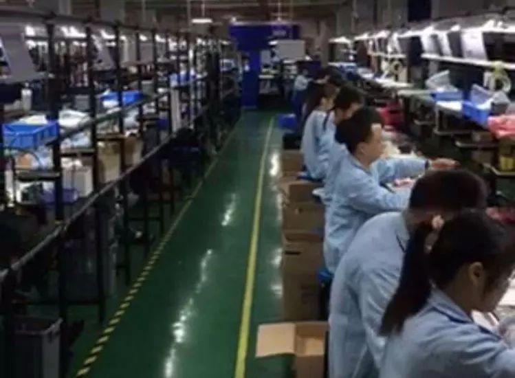 聚焦 实拍图揭示富士康代工厂与其他电子厂的关键区别